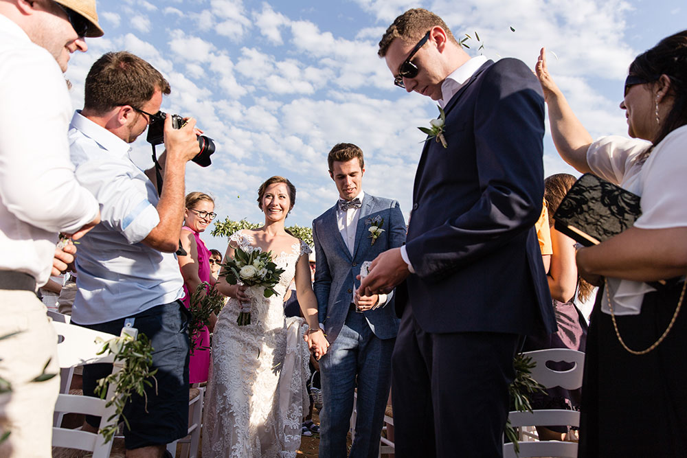 Intimate symbolic wedding in Paros